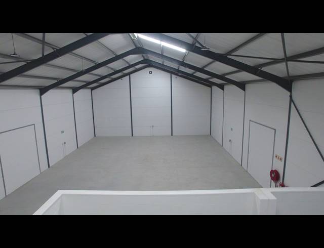 502M² WAREHOUSE TO LET IN FIRGROVE